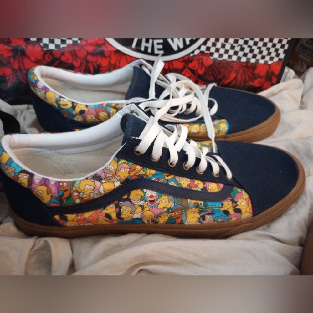 Vans off the wall simpsons old skool school size 16